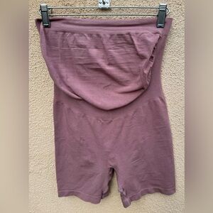 Kindred bravely Womens Pink tight shorts maternity size L